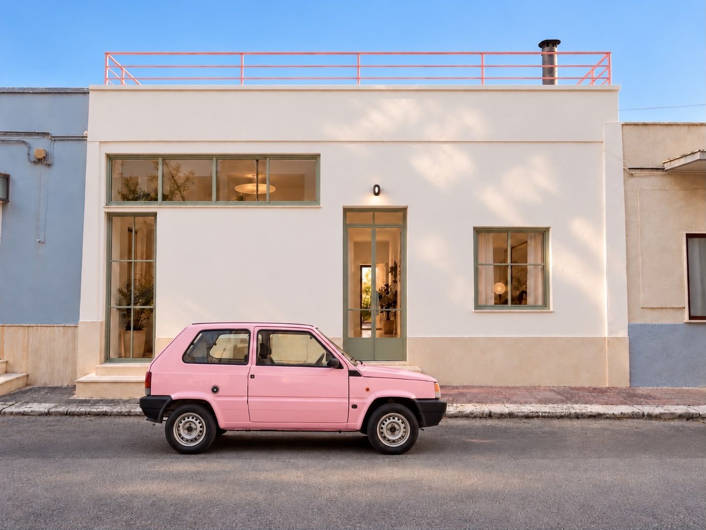 Photo of the facade of La Rosalina